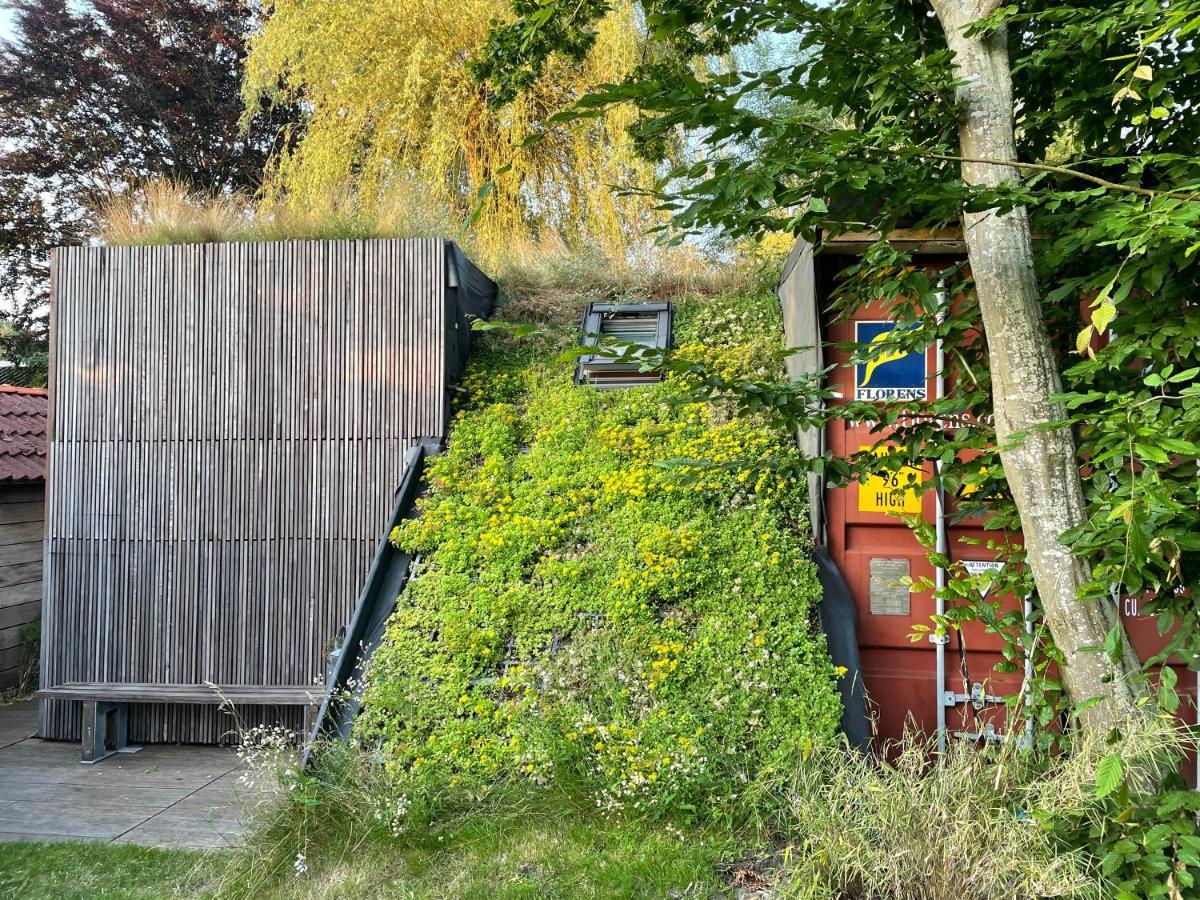 Tiny-House Van Zeecontainers Bij Het Bos Oranjewoud Екстериор снимка